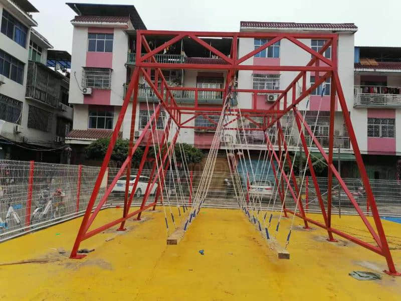 <b>网红秋千形势不错</b>