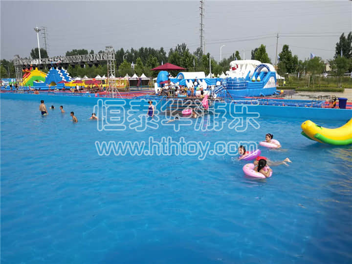 <b>造型美观夏季移动水上乐园</b>