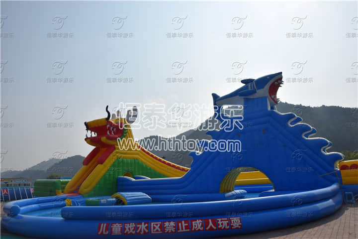 抖音火爆的---移动水上乐园