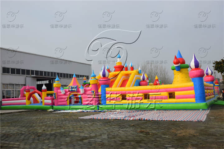 <b>充气城堡滑梯</b>