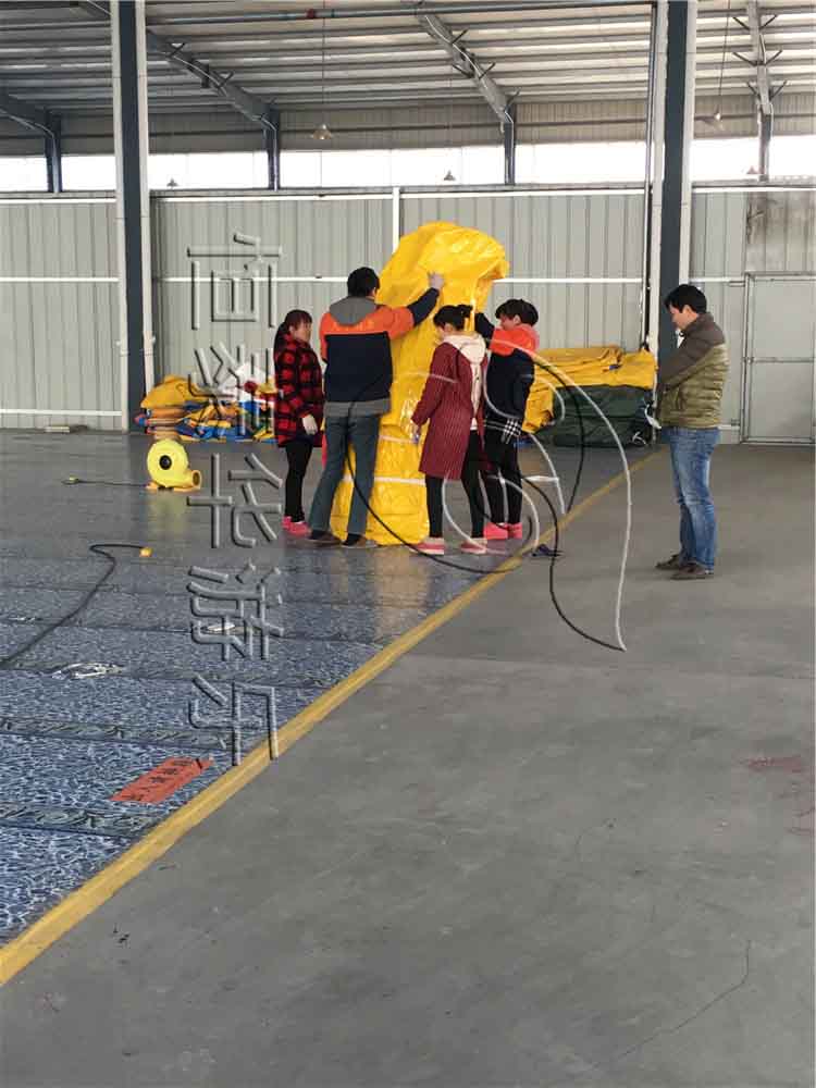充气大黄鸭安装