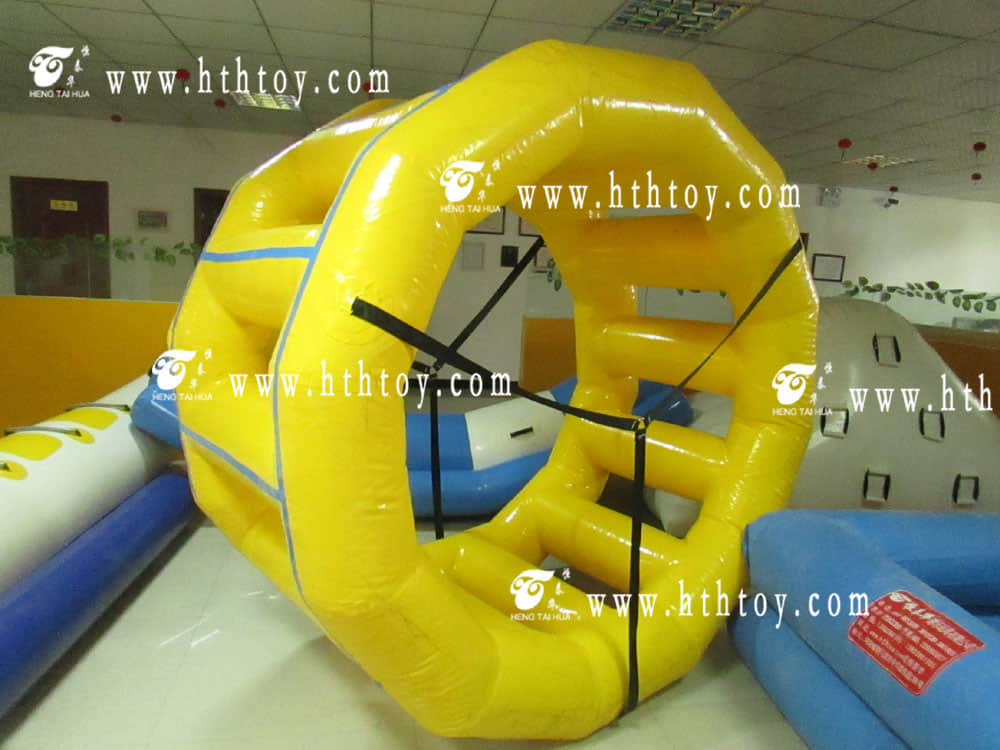 最新水上漂浮玩具——滚筒爬梯