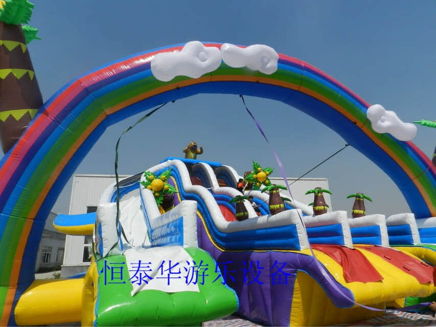 彩虹水滑梯
