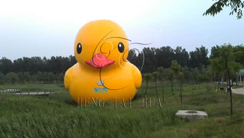 马拉湾充气大黄鸭