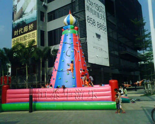 春夏新款充气游乐设备该怎么投资经营 恒泰华游乐教您三步走